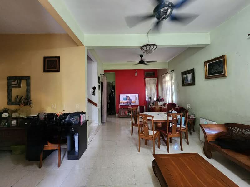 2-storey Terraced House for Sale in Shah Alam (Selangor) - Nur Alia Omar - Living Room - PropertyGuru.com.my