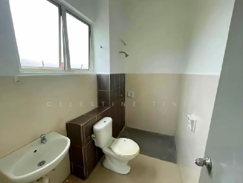 Taman Bukit Ria Kajang untuk Untuk Dijual - RM 610,000, Mac 2026 - Bathroom - PropertyGuru.com.my
