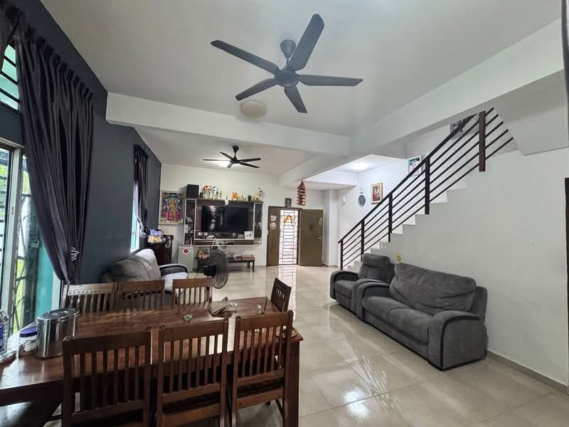 2-storey Terraced House for Sale in Taman Nusa Sentral (Iskandar Puteri (Nusajaya)) - Jia En Lee - Living Room - PropertyGuru.com.my