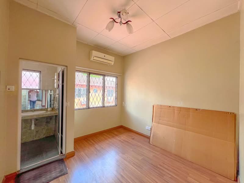 2-storey Terraced House for Sale in Seksyen 7 (Shah Alam) - Ahmad Muslim - PropertyGuru.com.my