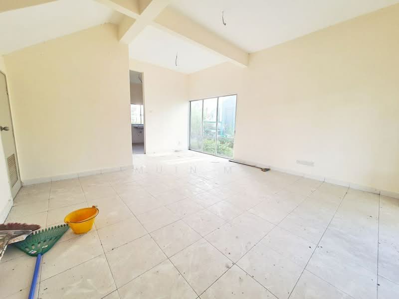 2-storey Terraced House for Sale in Bandar Puncak Alam (Puncak Alam) - Muin Mn - Living Room - PropertyGuru.com.my