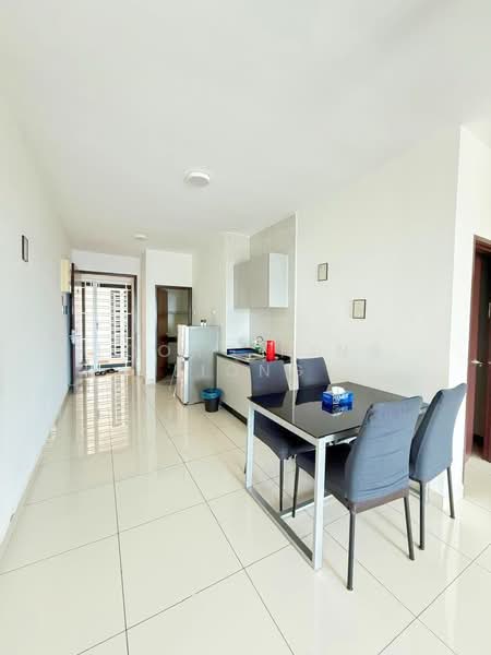 Service Residence for Sale at KSL Residence @ Daya - Loong Hing Liong - Kitchen - PropertyGuru.com.my