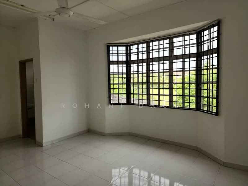 2-storey Terraced House for Rent in Bandar Rinching Seksyen 2 (Semenyih) - Rohani Daud - Living Room - PropertyGuru.com.my