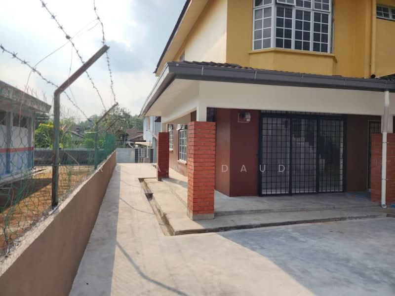 2-storey Terraced House for Rent in Bandar Rinching Seksyen 2 (Semenyih) - Rohani Daud - Exterior - PropertyGuru.com.my
