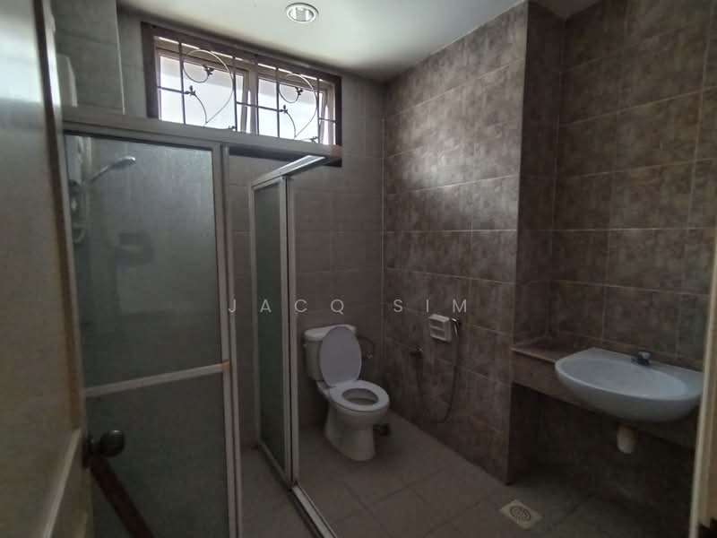 Semi-Detached House for Sale in Taman Impian Emas (Skudai) - Jacq Sim - Bathroom - PropertyGuru.com.my