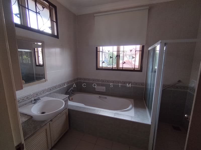 Semi-Detached House for Sale in Taman Impian Emas (Skudai) - Jacq Sim - Bathroom - PropertyGuru.com.my