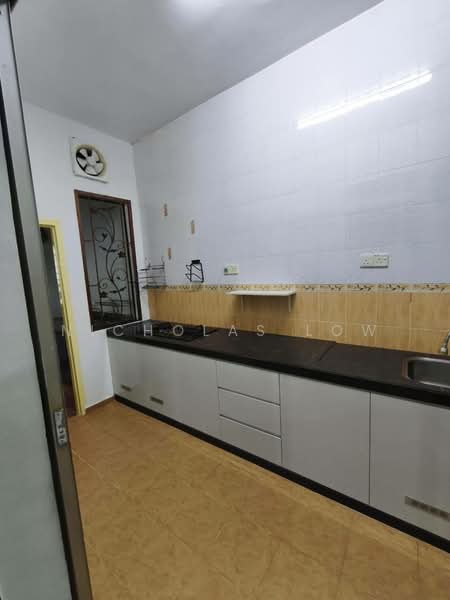 Cluster House for Rent in Austin Heights (Tebrau) - Nicholas Low - Kitchen - PropertyGuru.com.my