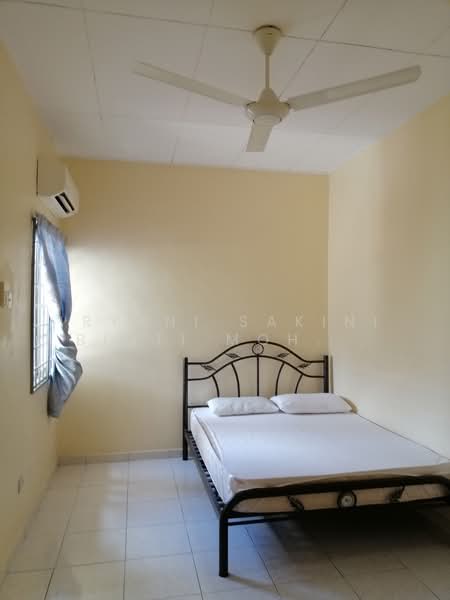 Semi-Detached House for Rent in Seremban (Negeri Sembilan) - Iryani Sakini Binti Mohd Lajis - Bedroom - PropertyGuru.com.my