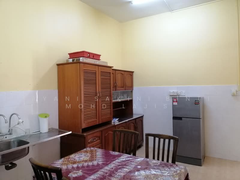 Semi-Detached House for Rent in Seremban (Negeri Sembilan) - Iryani Sakini Binti Mohd Lajis - Kitchen - PropertyGuru.com.my