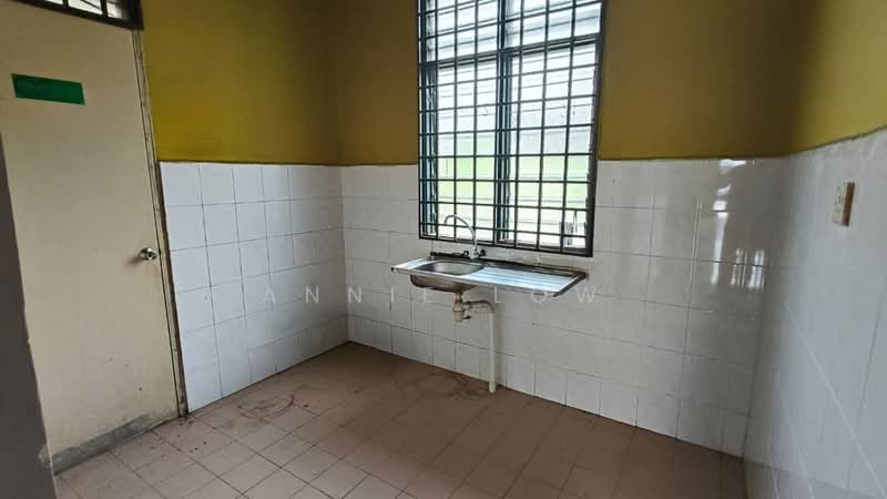 1-storey Terraced House for Sale in Bandar Putra (Kulai) - Annie Low - Kitchen - PropertyGuru.com.my