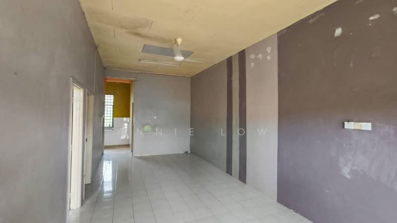 1-storey Terraced House for Sale in Bandar Putra (Kulai) - Annie Low - Interior - PropertyGuru.com.my