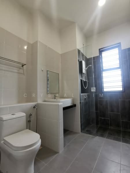 BUKIT INDAH BANDAR NUSAJAYA untuk Untuk Disewa - RM 2,800 /bulan, Feb 2026 - Bathroom - PropertyGuru.com.my