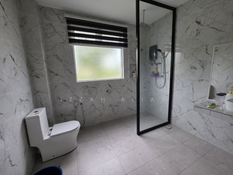 Bungalow for Sale in Bandar Mahkota Cheras (Cheras) - Izzah Alias - Bathroom - PropertyGuru.com.my