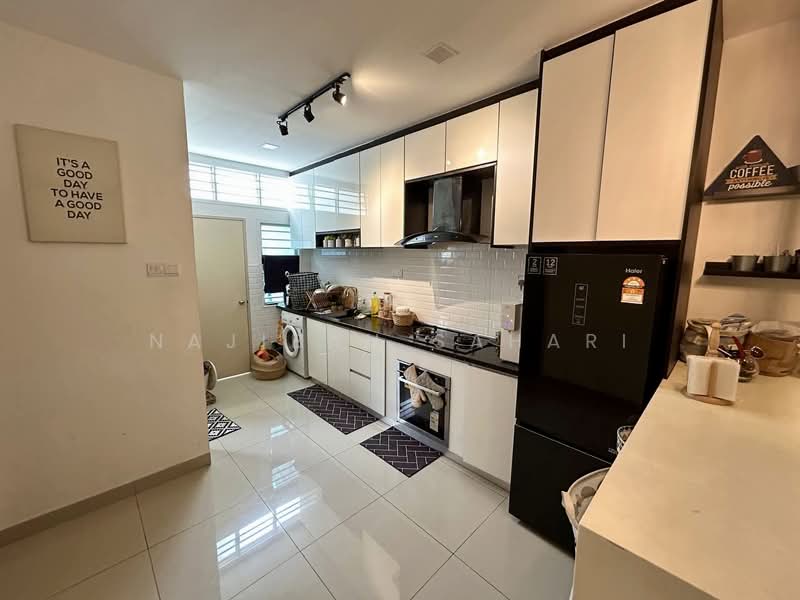 2-storey Terraced House for Sale in Semenyih (Selangor) - Najibah Sahari - Kitchen - PropertyGuru.com.my