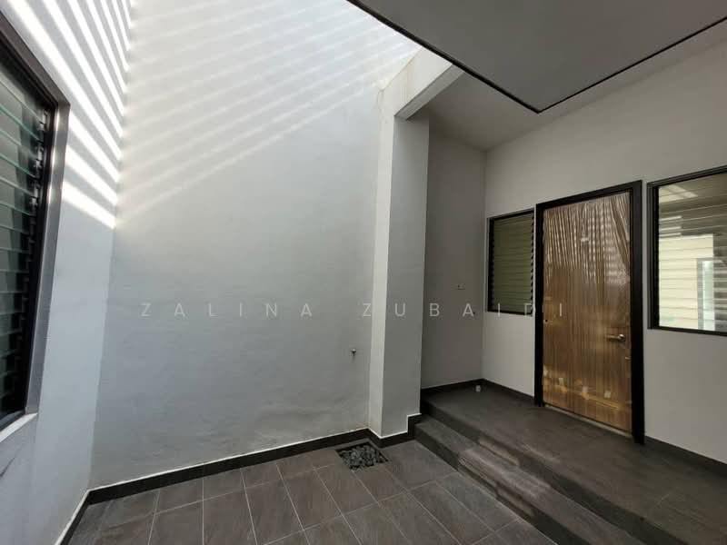 Bungalow for Sale in Elmina Gardens (Sungai Buloh) - Zalina Zubaidi - Entrance - PropertyGuru.com.my