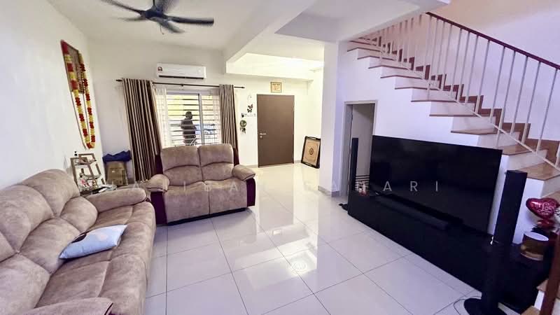 Albury 2 @ Mahkota Hills untuk Untuk Dijual - RM 420,000, Mac 2026 - Living Room - PropertyGuru.com.my