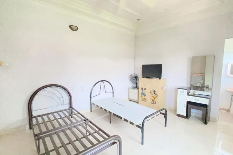Bungalow for Sale in Taman Majidee (Johor Bahru) - Crystal Tan - Bedroom - PropertyGuru.com.my