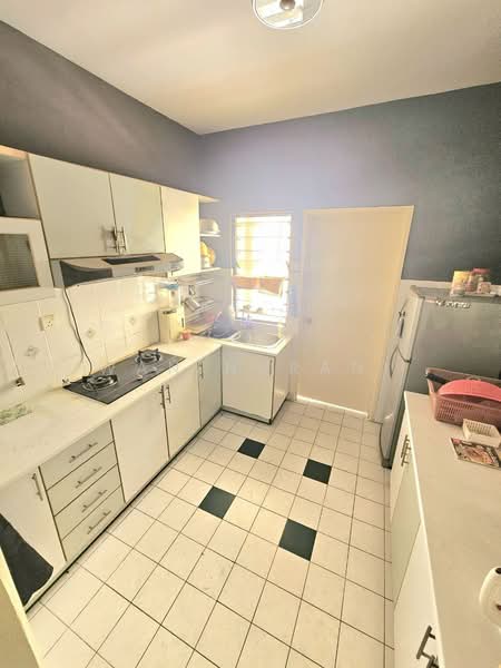 Condominium for Sale at Sunway Sutera Condominium - Wan Nurani - Kitchen - PropertyGuru.com.my