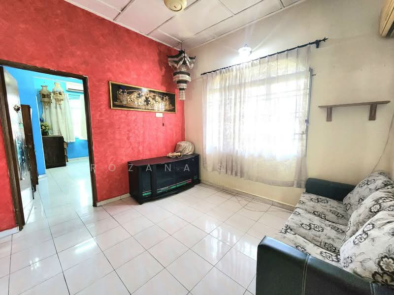2-storey Terraced House for Sale in Seremban (Negeri Sembilan) - Rozana Simin - Living Room - PropertyGuru.com.my