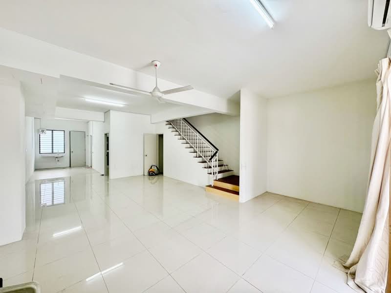 2-storey Terraced House for Sale in Dengkil (Selangor) - Ilman Nahri - Living Room - PropertyGuru.com.my