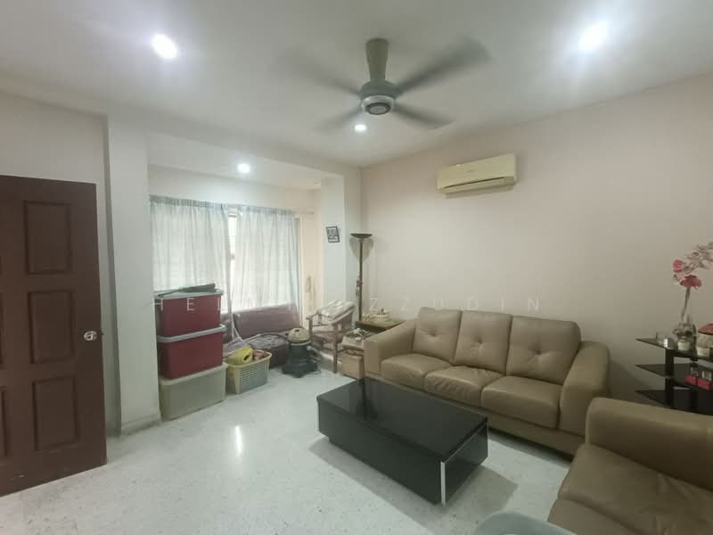 2-storey Terraced House for Sale in SS19 (Subang Jaya) - HELMY IZZUDIN - Living Room - PropertyGuru.com.my