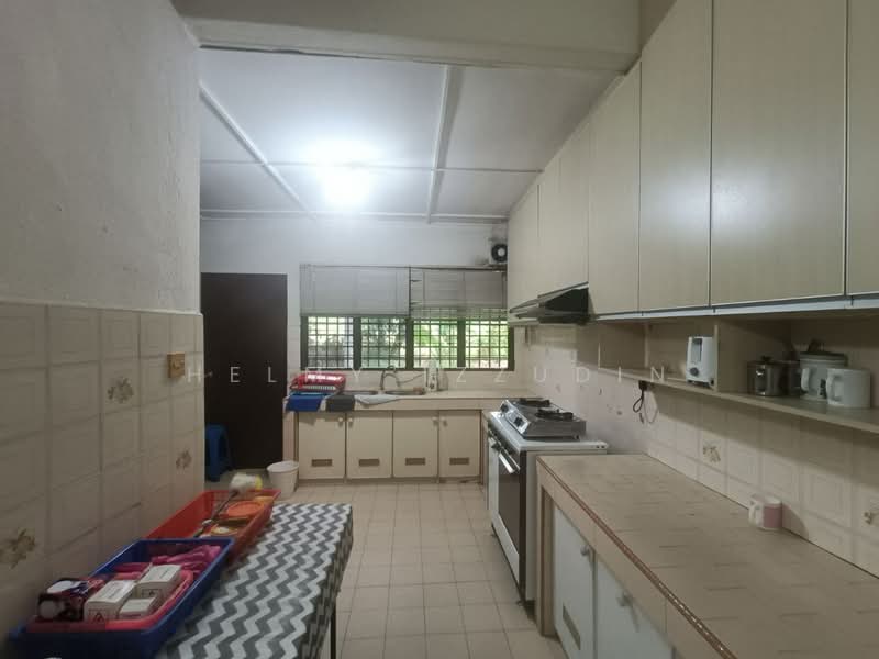 2-storey Terraced House for Sale in SS19 (Subang Jaya) - HELMY IZZUDIN - Kitchen - PropertyGuru.com.my