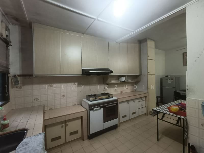 2-storey Terraced House for Sale in SS19 (Subang Jaya) - HELMY IZZUDIN - Kitchen - PropertyGuru.com.my