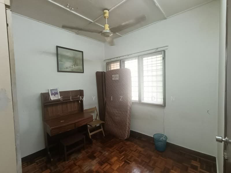 2-storey Terraced House for Sale in SS19 (Subang Jaya) - HELMY IZZUDIN - Bedroom - PropertyGuru.com.my