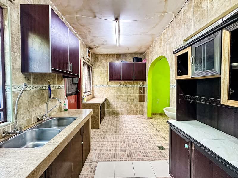 2-storey Terraced House for Sale in Taman Bukit Mewah (Kajang) - Zarema Kulbuzheva - Kitchen - PropertyGuru.com.my