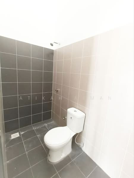 Jenderam Hilir untuk Untuk Dijual - RM 421,000, Feb 2026 - Bathroom - PropertyGuru.com.my