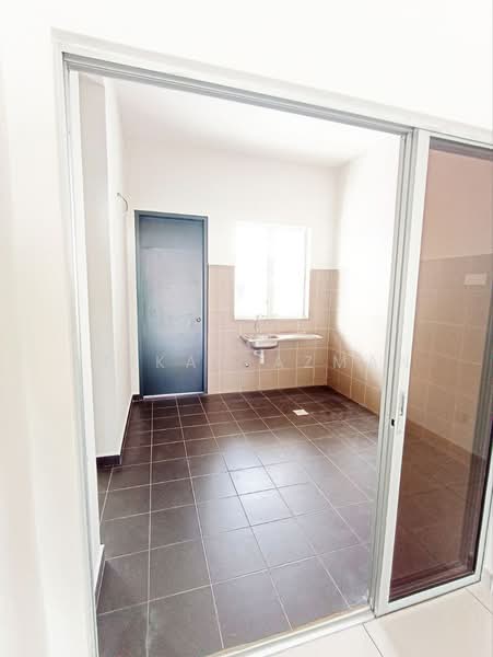 Jenderam Hilir untuk Untuk Dijual - RM 421,000, Feb 2026 - Kitchen - PropertyGuru.com.my