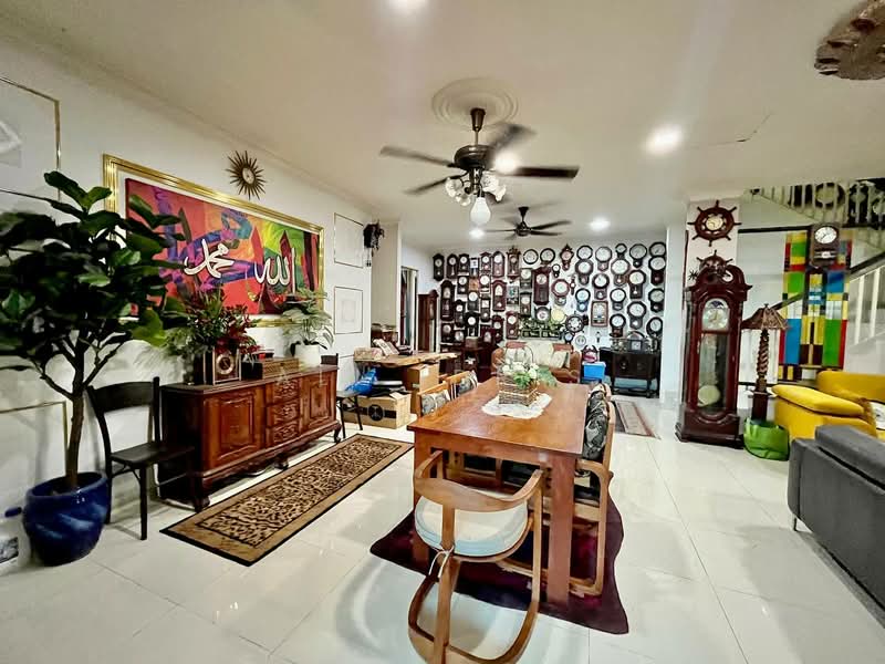 Semi-Detached House for Sale in Gombak (Selangor) - Ali Idris - Living Room - PropertyGuru.com.my