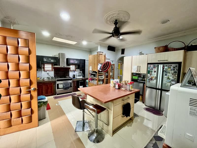 Semi-Detached House for Sale in Gombak (Selangor) - Ali Idris - Kitchen - PropertyGuru.com.my
