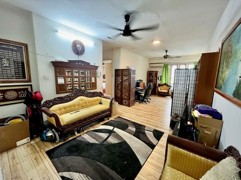 Semi-Detached House for Sale in Gombak (Selangor) - Ali Idris - Living Room - PropertyGuru.com.my