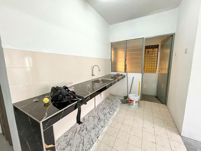 Flat for Sale at Taman Aman Perdana - Ahmad Ikhwan Arif - Kitchen - PropertyGuru.com.my