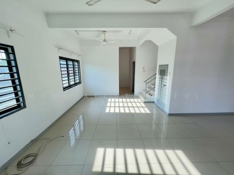 2-storey Terraced House for Sale in Taman Saujana KLIA (Sepang) - Mohd Aizat Saiful Bahri - Living Room - PropertyGuru.com.my