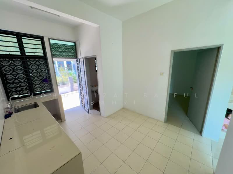 2-storey Terraced House for Sale in Taman Saujana KLIA (Sepang) - Mohd Aizat Saiful Bahri - Kitchen - PropertyGuru.com.my