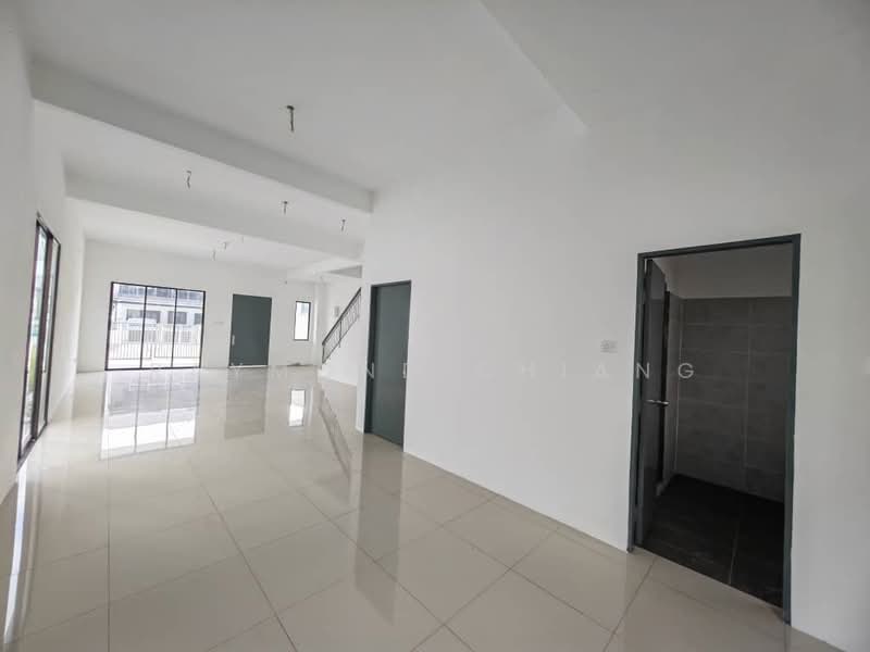 Semi-Detached House for Sale in Taman Kundang Jaya (Rawang) - Raymond Chiang - Living Room - PropertyGuru.com.my