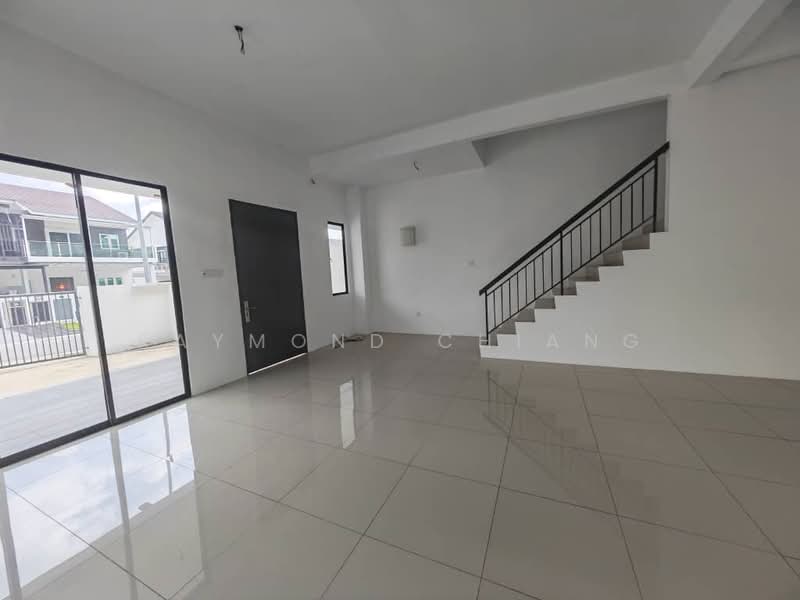 Semi-Detached House for Sale in Taman Kundang Jaya (Rawang) - Raymond Chiang - Interior - PropertyGuru.com.my