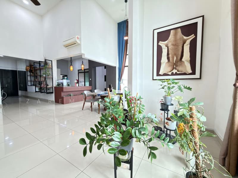Condominium for Sale at Indah Alam (Subang Andaman) - Zarema Kulbuzheva - Living Room - PropertyGuru.com.my