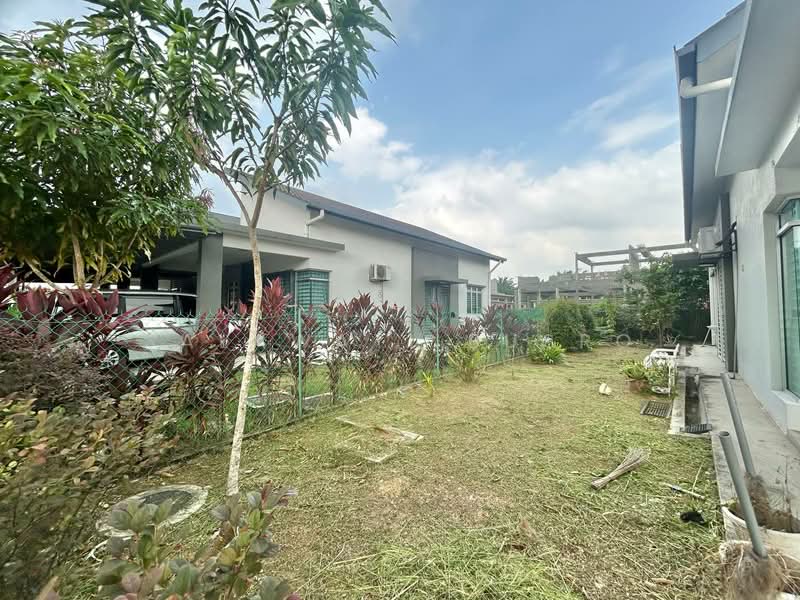 Semi-Detached House for Sale in Telok Panglima Garang (Jenjarom) - Salawati Busro - Exterior - PropertyGuru.com.my