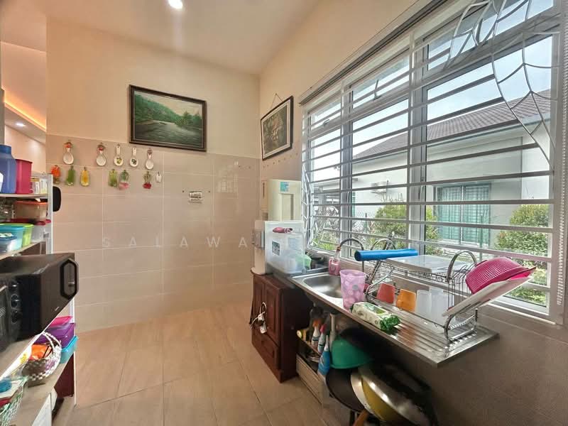 Semi-Detached House for Sale in Telok Panglima Garang (Jenjarom) - Salawati Busro - Kitchen - PropertyGuru.com.my