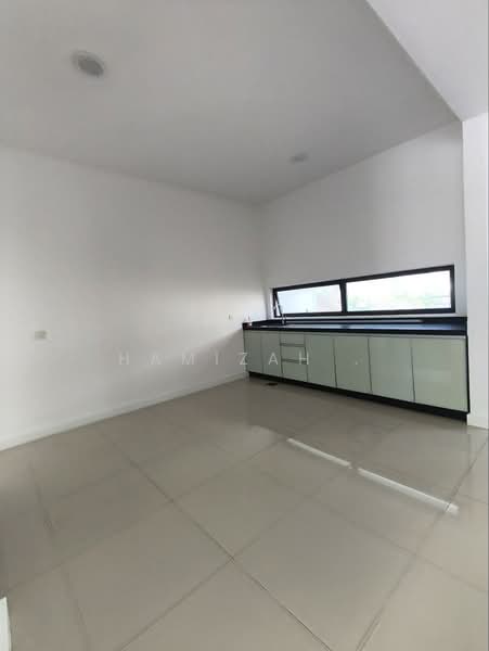 3-storey Terraced House for Sale in Cyberjaya (Selangor) - Hamizah . - Kitchen - PropertyGuru.com.my