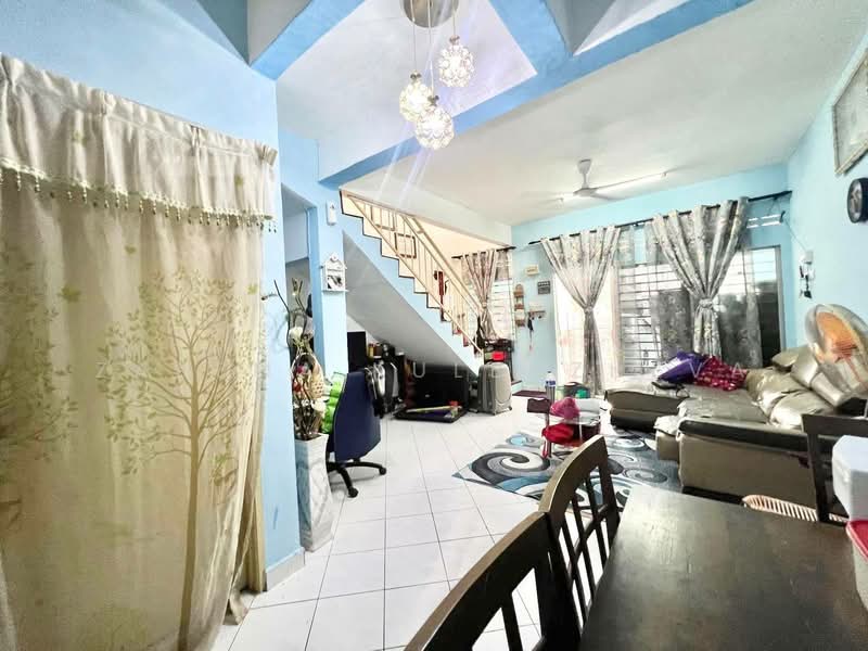 Bandar Rinching untuk Untuk Dijual - RM 420,000, Mac 2026 - Living Room - PropertyGuru.com.my