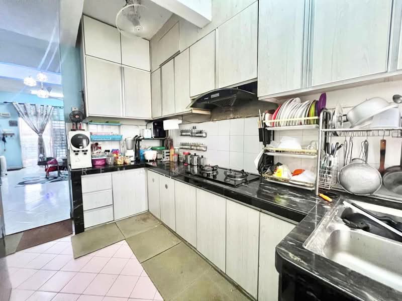 Bandar Rinching untuk Untuk Dijual - RM 420,000, Mac 2026 - Kitchen - PropertyGuru.com.my