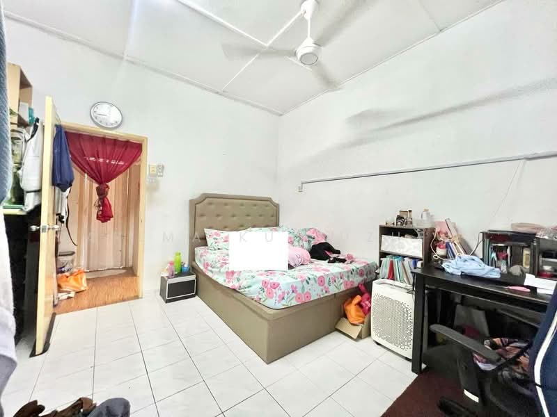 Bandar Rinching untuk Untuk Dijual - RM 420,000, Mac 2026 - Bedroom - PropertyGuru.com.my