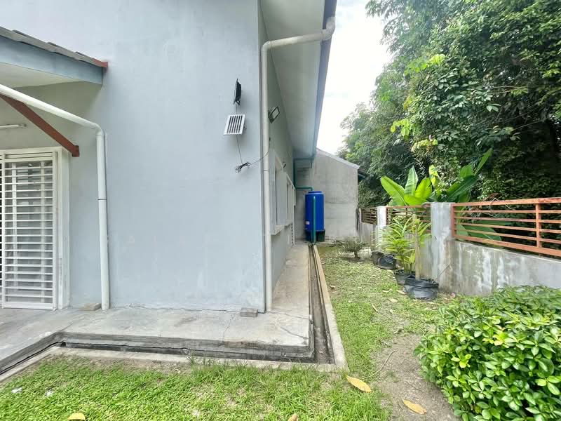 Semi D Single Storey Jalan Lombong Seksyen 29 Shah Alam untuk Untuk Dijual - RM 490,000, Mac 2026 - Exterior - PropertyGuru.com.my