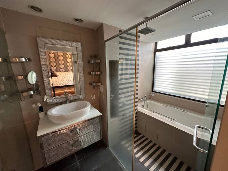 3-storey Terraced House for Sale in Cyberjaya (Selangor) - Hamizah . - Bathroom - PropertyGuru.com.my