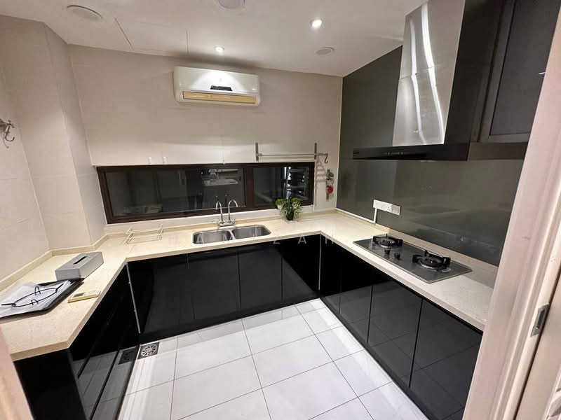 3-storey Terraced House for Sale in Cyberjaya (Selangor) - Hamizah . - Kitchen - PropertyGuru.com.my