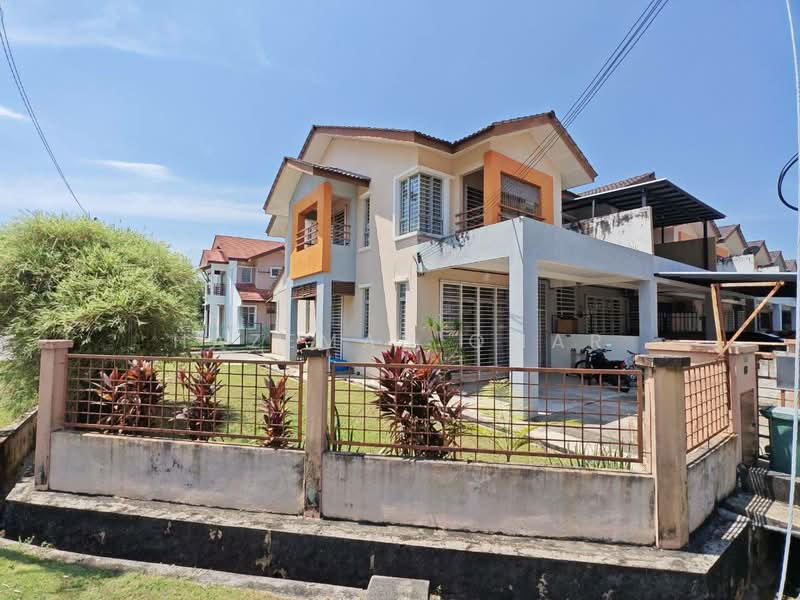 2-storey Terraced House for Sale in Saujana Utama (Selangor) - Hazeman Omar - Exterior - PropertyGuru.com.my